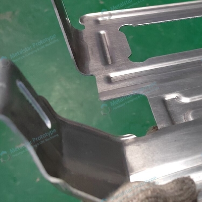 Aluminiumblech mit schneller 2,0 mm Stempelung für Geländemotorräder