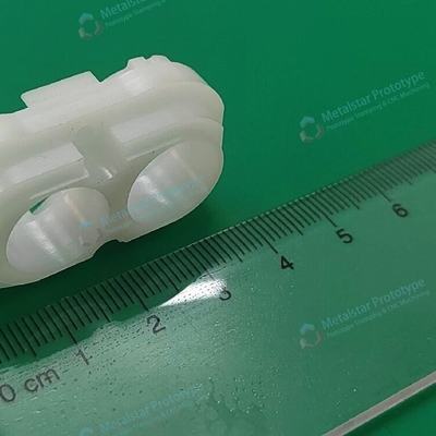 CNC-Bearbeitung von Prototypen aus HDPE-Kunststoff für Fahrzeuge